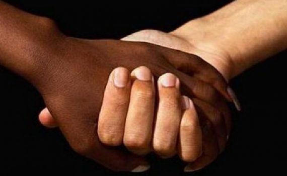 « T’es arabe et tu sors avec une Noire ? T’as pété les plombs ! »