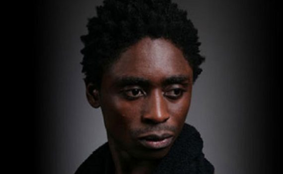 Une nuit en cellule parce que sa « tête est pleine de cheveux »