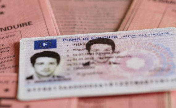 Insolite : Il achète un permis sénégalais et demande à la police s’il est valable