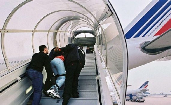 Volé, renvoyé et sans défense, la triple peine d’un sans-papiers sénégalais