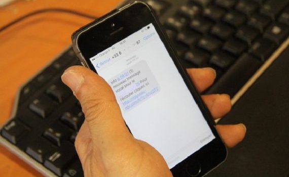 Ces arnaques par SMS peuvent vous coûter cher