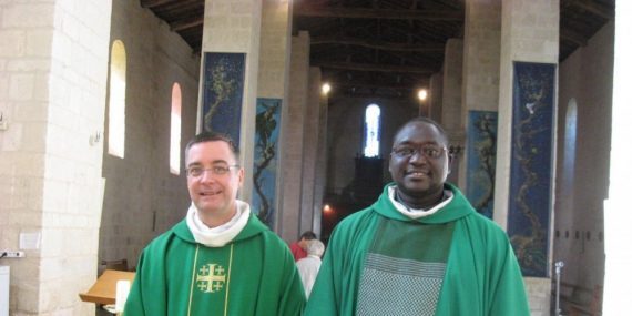 Le père Christian-Pierre N’Dione nouveau prêtre de la paroisse de Matha (17)