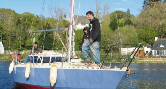 Deux Saint-Affricains (Aveyron) partent en voilier de Lorient à Mbour pour lancer une radio