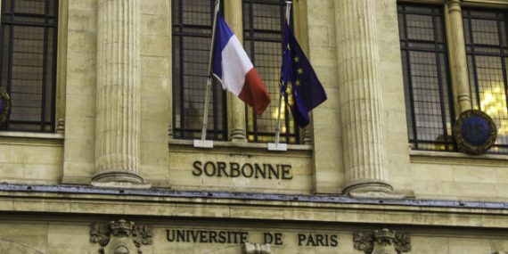 Certains groupes d’immigrés sont plus diplômés que la population française en général