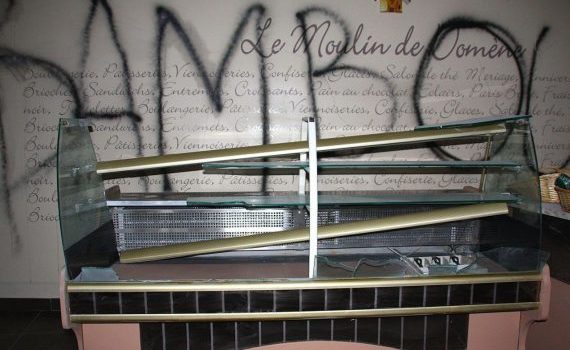 Domène (Isère) : La boulangerie de Mamadou Siby victime d’inscriptions racistes