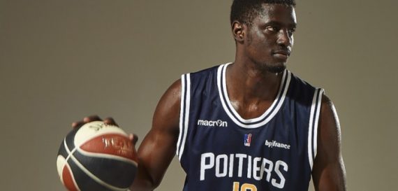 Le basketteur Sénégalais Youssoupha Fall (2,22m) est naturalisé Français !