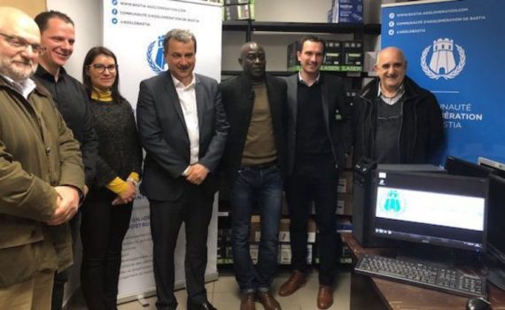 Bastia : Des ordinateurs pour l’association Corsenegal de l’ex-footballeur Mamadou Faye