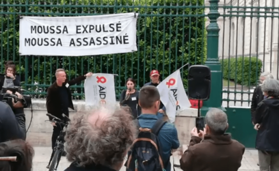 Moussa Camara, jeune Guinéen gay menacé d’expulsion, va rester en France