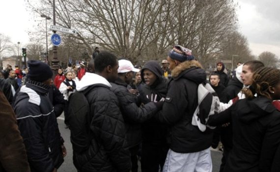 Ismaëla D., un adolescent de 15 ans mortellement poignardé dans une rixe entre bandes à Paris 11e