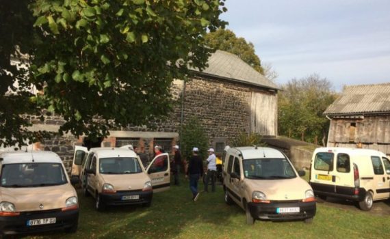 Le convoi humanitaire part de Olby (Puy-de-Dôme) pour la Casamance