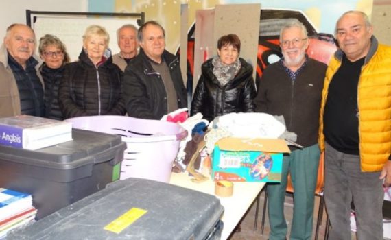 Les élèves de la Manche collectent 50 kg de fournitures scolaires pour la Sénégazelle des îles