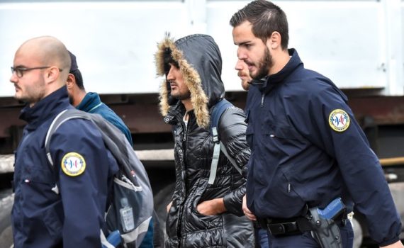 La France peine à expulser les immigrés clandestins faute de coopération des pays d’origine