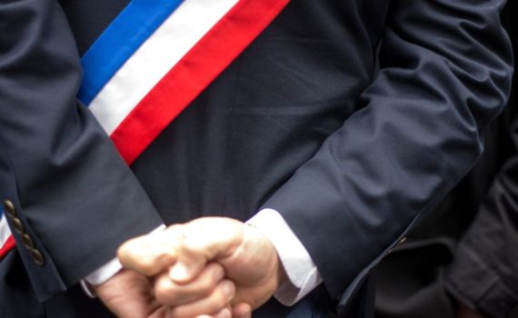 L’ancien maire de Longuyon (Meurthe-et-Moselle) s’éclatait-il au Sénégal avec l’argent de sa commune ?