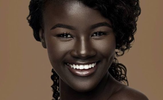 Khoudia Diop, nouvelle égérie de la marque Fenty Beauty de Rihanna