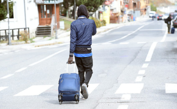La France met le paquet sur l’aide au retour volontaire et à la réinsertion pour les immigrés clandestins