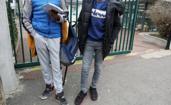 Les cheveux colorés interdits au collège De Maillé dans le Val-de-Marne (94)
