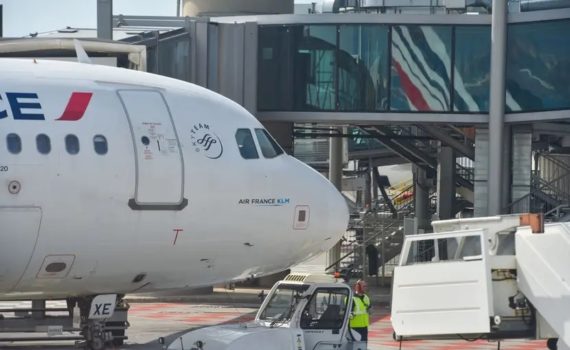 Mineurs isolés : Pourquoi la rétention d’Aïcha, 4 ans, trois jours en zone d’attente à Orly, choque