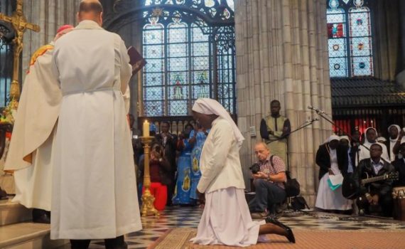Évreux : Sœur Suzanne Marie-Jules Dièmé a offert sa vie à Dieu lors d’une cérémonie de vœux perpétuels