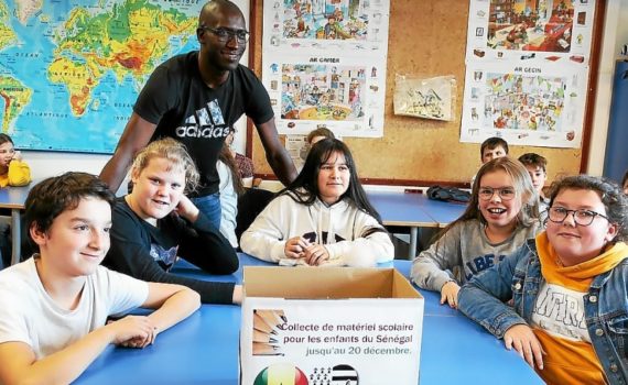 Callac (Bretagne) : Les collégiens collectent du matériel scolaire pour le Sénégal