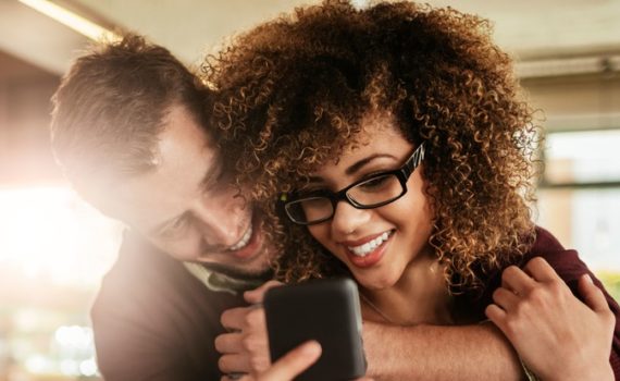 Exotisation : comment les fantasmes liés à la race sociologique pourrissent les relations amoureuses