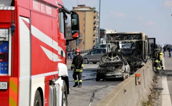 Ousseynou SY condamné à 24 ans de prison pour avoir détourné un bus scolaire Ousseynou SY condamné à 24 ans de prison pour avoir détourné un bus scolaire