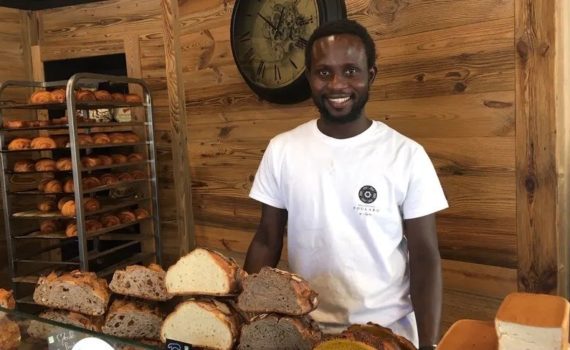Ouvert il y a moins d’un an à Metz, le sénégalais Seydou Diallo concourt pour « le meilleur boulanger » sur M6