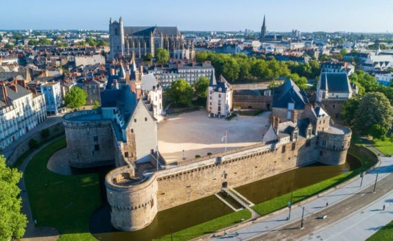 Deux regards africains posés sur les collections du musée sur l’esclavage de Nantes