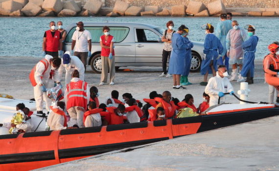 Plus de 1.000 migrants sont arrivés dimanche sur l’île de Lampedusa