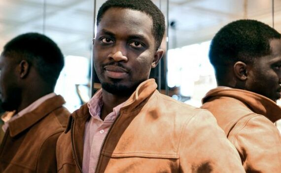 Avec son Goncourt, Mohamed Mbougar Sarr déclenche une ruée dans les librairies de Dakar