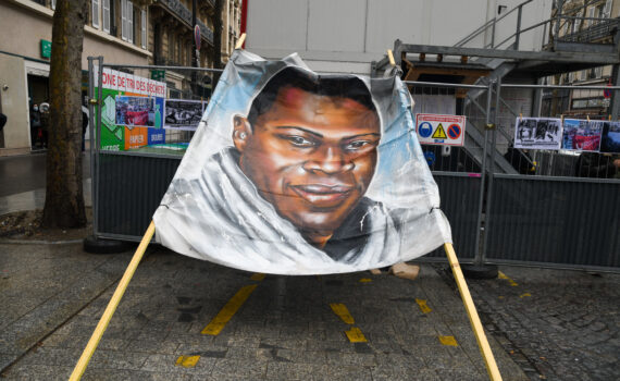 Mort d’Amadou Koumé : trois policiers renvoyés au tribunal correctionnel pour homicide involontaire