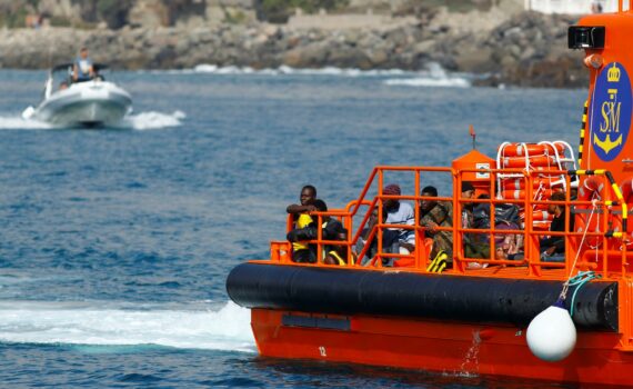 Un bébé retrouvé mort au sein d’un groupe de près de 300 migrants secourus en mer au large des Canaries