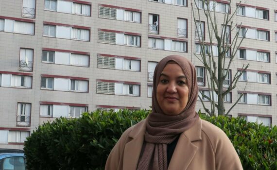 Saliou Dia sillonne la cité avec les Papas Debout