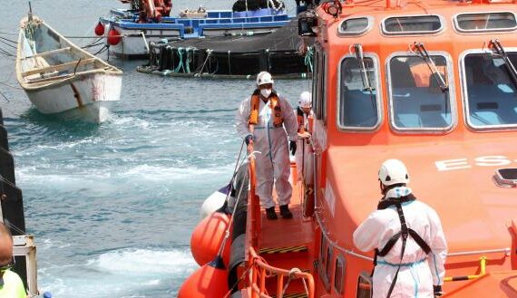 Au moins 25 migrants morts en mer au large des Canaries