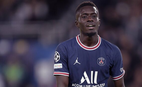 Idrissa Gana Guèye : saint au Sénégal, homophobe en France ?