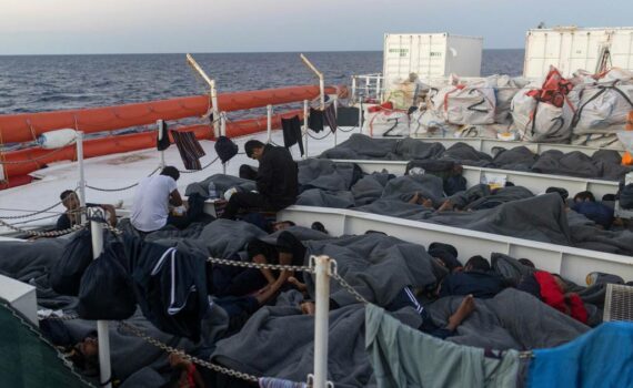 Environ 460 personnes bloquées en mer depuis plus d’une semaine