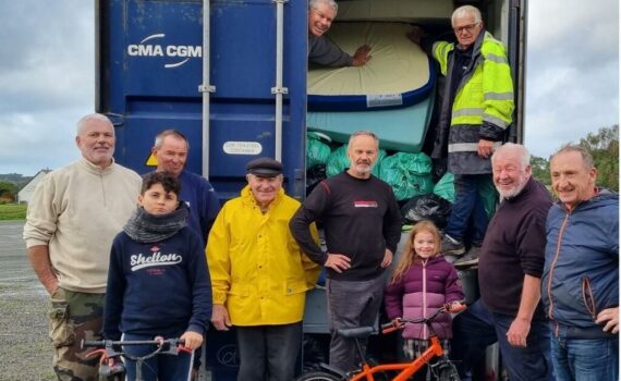 Deux containers chargés de matériels à Trégastel en direction de Dakar avec Solidarité Sénégal