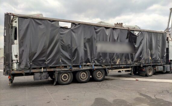 Les douaniers de Sète (France) empêchent l’exportation illégale de 30 tonnes de véhicules usagés vers le Sénégal