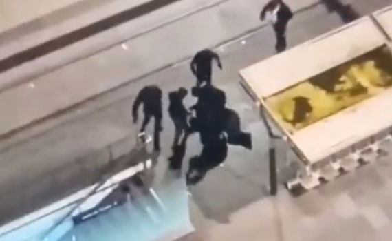 Un individu violemment lynché en pleine rue à Paris par plusieurs hommes dont des Sénégalais